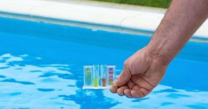 les-analyses-de-l-eau-de-la-piscine-a-quelle-frequence-les-effectuer-14712-1200-630